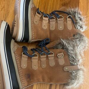 SOREL SIZE 6 Joan of Arc boots